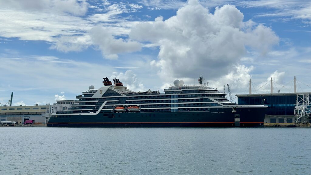 Seabourn Pursuit