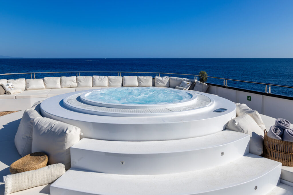 MV Aretis jacuzzi