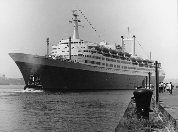 Rotterdam casting off at Pier 40, New York. Courtesy of Stephen Card. From the William H. Miller collection.