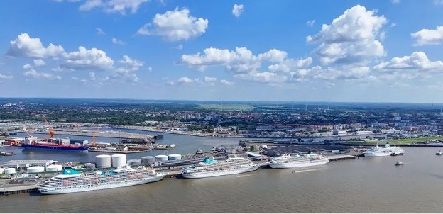 In Bremerhaven, from the left: Artania (ex-Royal Princess, ex-Artemis); Amera (ex-Royal Viking Sun, ex-Seabourn Sun, ex-Prinsendam); Amadea (ex-Asuka); and the chartered Deutschland. From the William H. Miller collection.