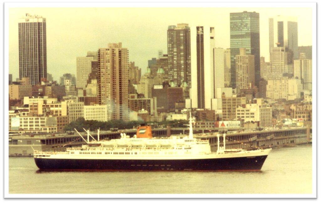 The outbound Statendam below (1980). From the William H. Miller collectioon.