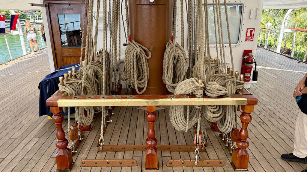 Lines are neatly coiled around the mast and secured to belaying pins aboard B.A.P. Unión, part of the sailing ship’s extensive traditional rigging. Photo: H. Liu