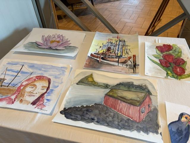 The ship’s art studio hosts creative classes for passengers interested in trying their hand at painting and other artistic activities. Photo: Judi Cuervo.